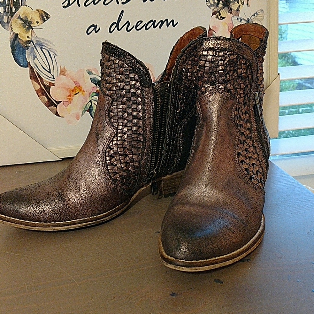 Size 7.5 Seychelles Boots, Los Angeles